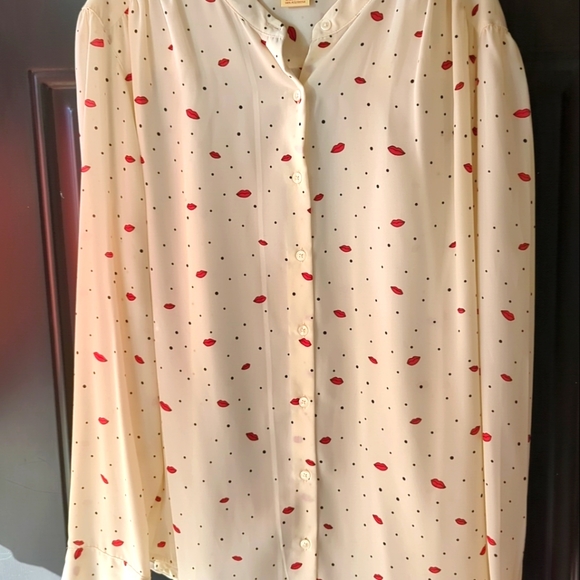 Faded Glory Button Up Top Size 16 Lips Pattern Polyester Non Wrinkle Long Sleeve - Picture 10 of 13